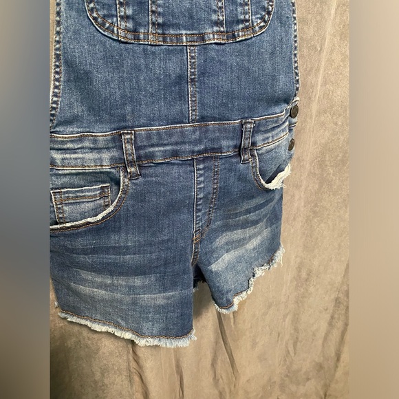 Distressed Eighty-Two Short Overalls | Size 9 | Stretch Fabric - Picture 2 of 8